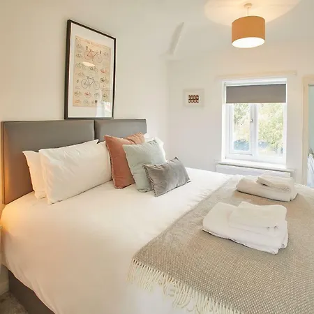 The Briar House بيت للعطل ثورنابي أُن تيز